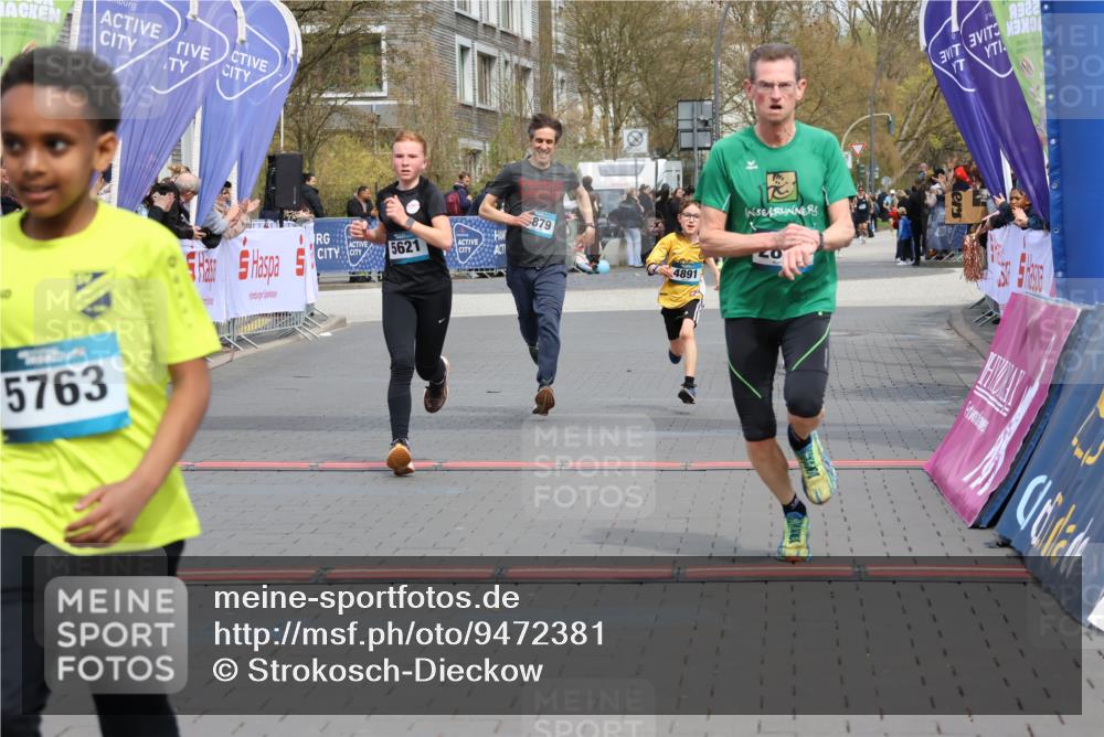12.04.2026 - 45. Internationalen Wilhelmsburger Insellauf Strokosch-Dieckow http://msf.ph/oto/9472381 12.04.2026 12:53:25 Ziel 5763, 2896, 5621, 4879, 4891, 5127 meine-sportfotos.de