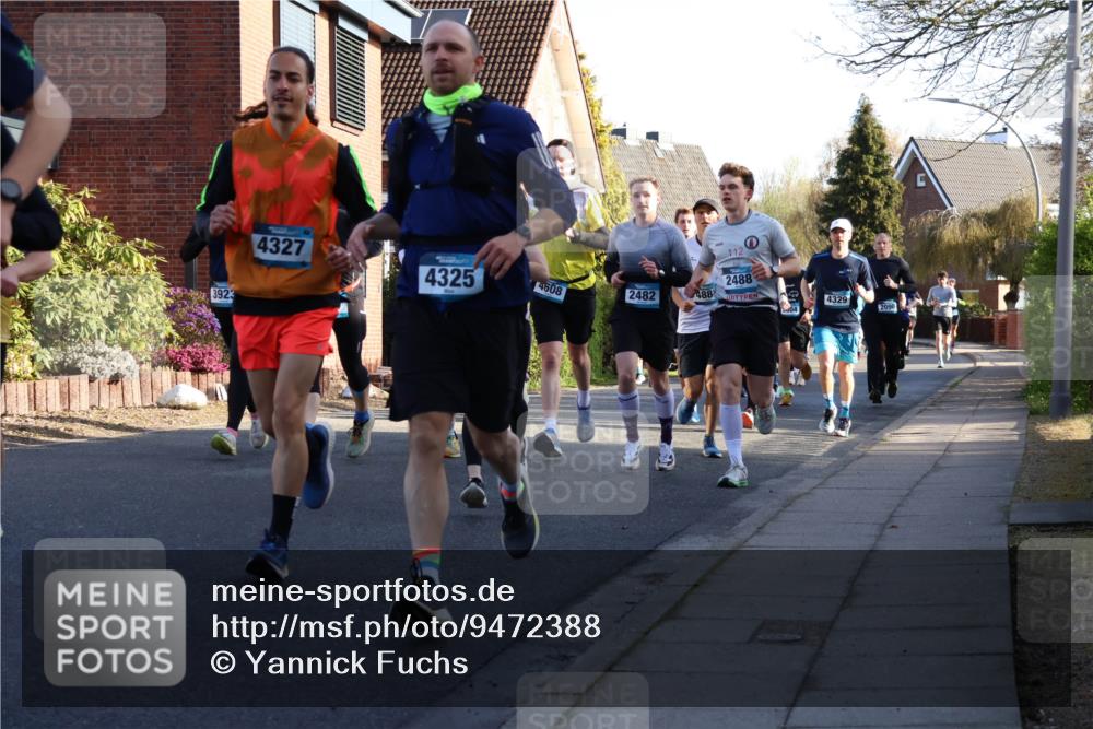 12.04.2026 - 45. Internationalen Wilhelmsburger Insellauf Yannick Fuchs http://msf.ph/oto/9472388 12.04.2026 08:57:23 Laufen 3923, 4327, 112, 4325, 2488, 4608, 2482, 488, 4329 meine-sportfotos.de