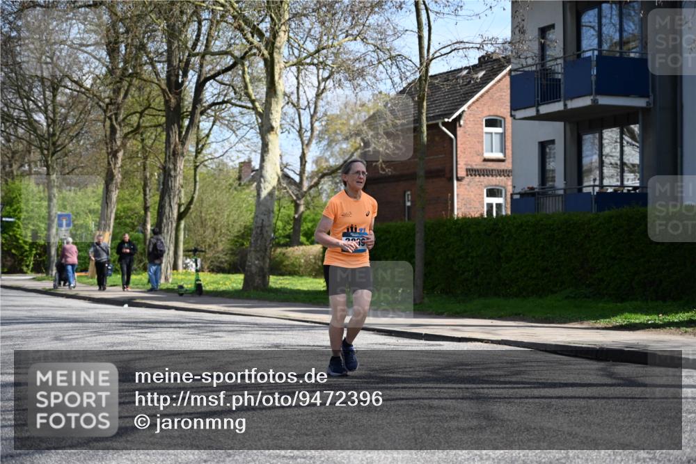 12.04.2026 - 45. Internationalen Wilhelmsburger Insellauf J. Mangold http://msf.ph/oto/9472396 12.04.2026 11:29:46 Ziel 4589, 4784, 3839, 3839, 2697, 2698, 2476, 2498 meine-sportfotos.de