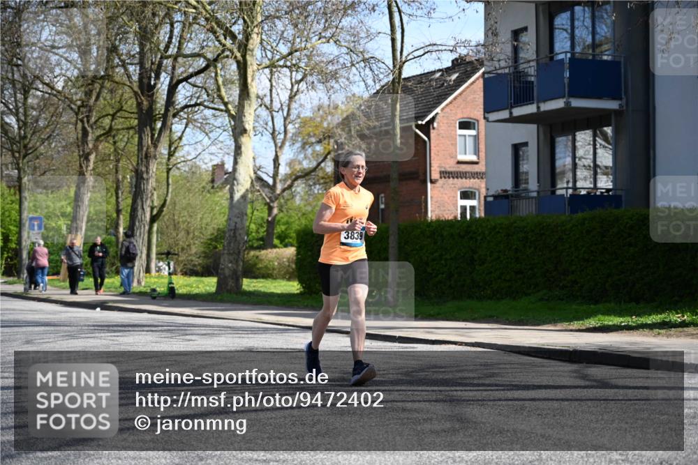 12.04.2026 - 45. Internationalen Wilhelmsburger Insellauf J. Mangold http://msf.ph/oto/9472402 12.04.2026 11:29:46 Ziel 4589, 4784, 3839, 3839, 2697, 2698, 2476, 2498 meine-sportfotos.de
