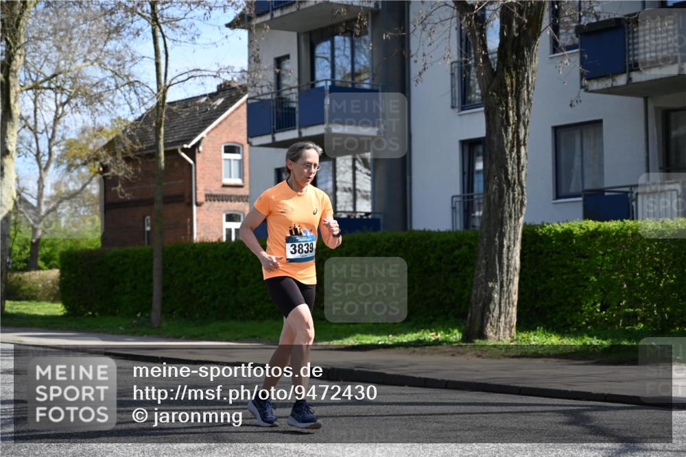 12.04.2026 - 45. Internationalen Wilhelmsburger Insellauf J. Mangold http://msf.ph/oto/9472430 12.04.2026 11:29:47 Ziel 4589, 4784, 3839, 2697, 2698, 2476, 2498 meine-sportfotos.de