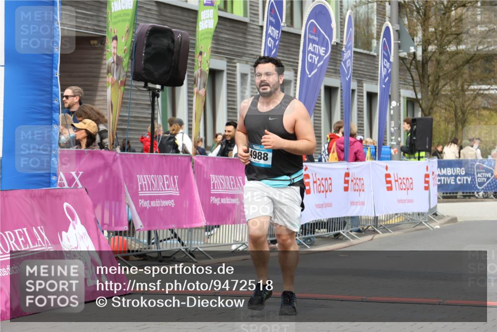 12.04.2026 - 45. Internationalen Wilhelmsburger Insellauf Strokosch-Dieckow http://msf.ph/oto/9472518 12.04.2026 13:35:44 Ziel 4988 meine-sportfotos.de
