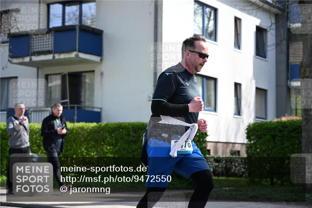 12.04.2026 - 45. Internationalen Wilhelmsburger Insellauf J. Mangold http://msf.ph/oto/9472550 12.04.2026 11:30:10 Ziel 3839, 2697, 2698, 2476, 2498, 4737, 2480 meine-sportfotos.de