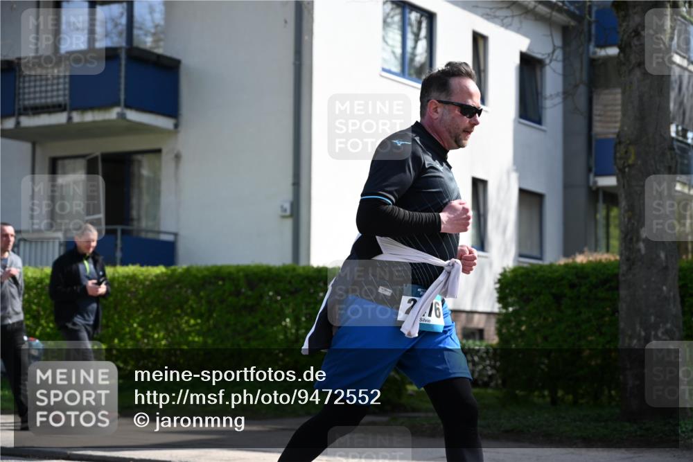 12.04.2026 - 45. Internationalen Wilhelmsburger Insellauf J. Mangold http://msf.ph/oto/9472552 12.04.2026 11:30:10 Ziel 3839, 2697, 2698, 2476, 2498, 4737, 2480 meine-sportfotos.de