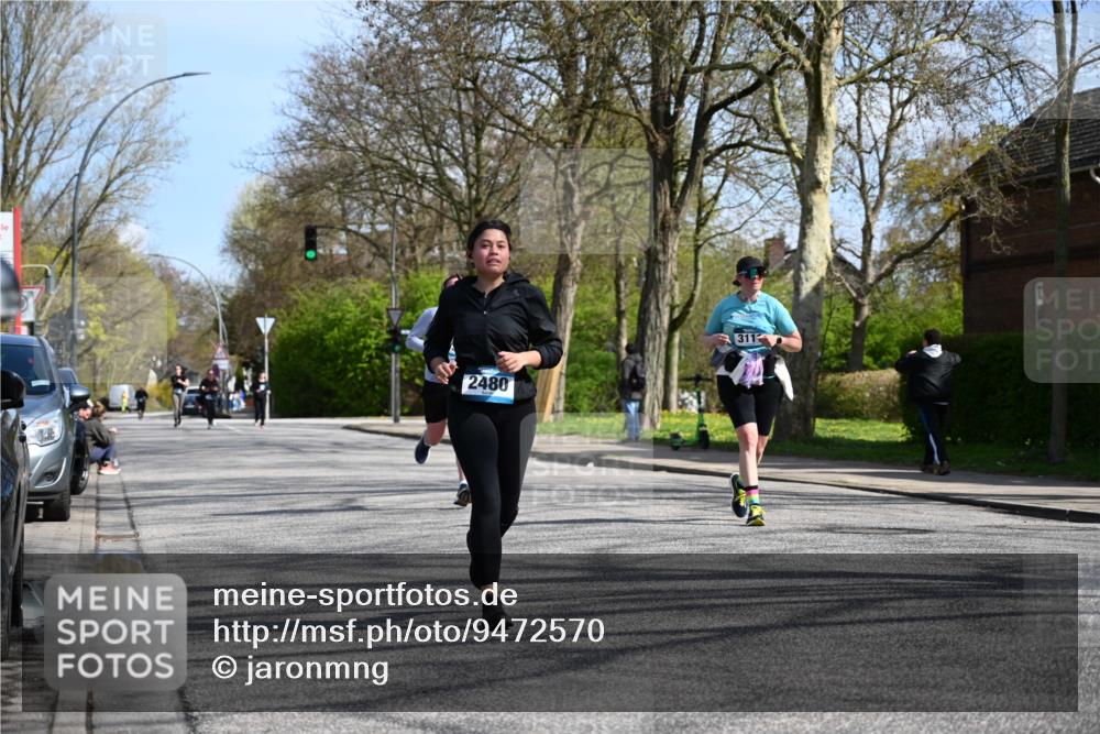 12.04.2026 - 45. Internationalen Wilhelmsburger Insellauf J. Mangold http://msf.ph/oto/9472570 12.04.2026 11:30:37 Ziel 4737, 2480, 3111, 2524, 2475, 2279 meine-sportfotos.de