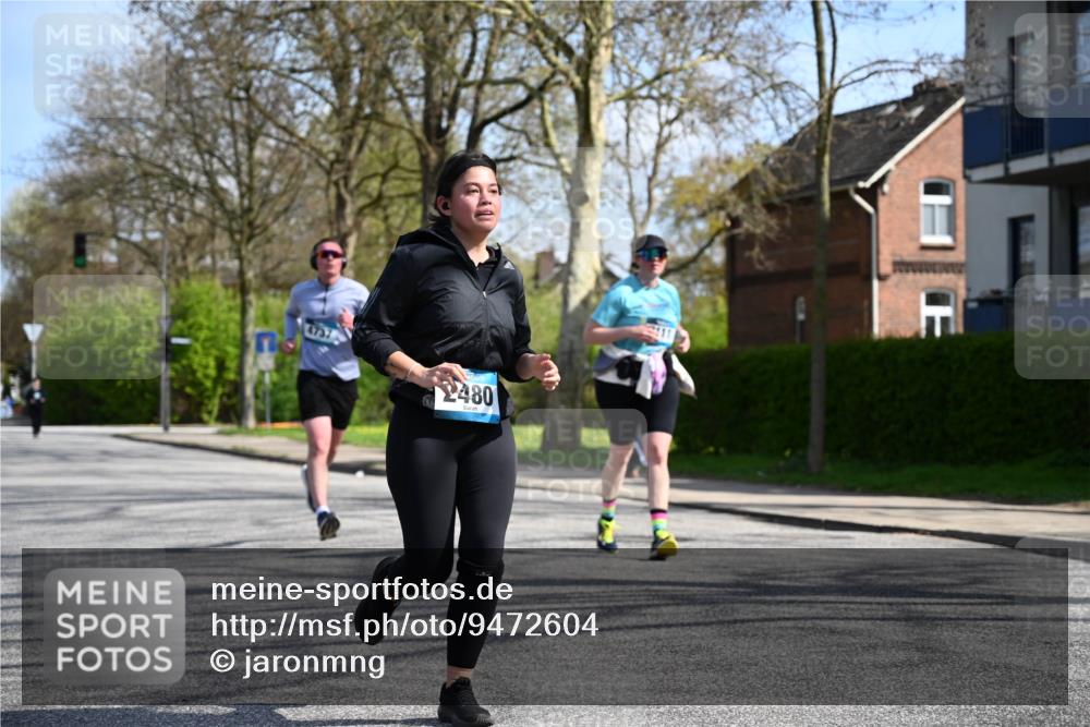 12.04.2026 - 45. Internationalen Wilhelmsburger Insellauf J. Mangold http://msf.ph/oto/9472604 12.04.2026 11:30:38 Ziel 4737, 2480, 3111, 2524, 2475, 2279 meine-sportfotos.de