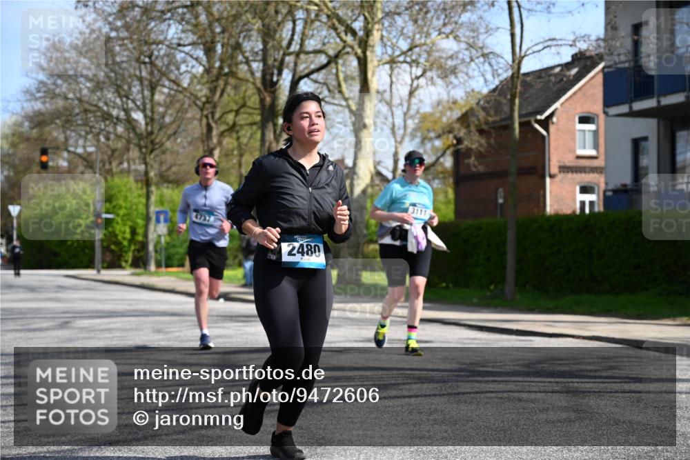 12.04.2026 - 45. Internationalen Wilhelmsburger Insellauf J. Mangold http://msf.ph/oto/9472606 12.04.2026 11:30:38 Ziel 4737, 2480, 3111, 2524, 2475, 2279 meine-sportfotos.de