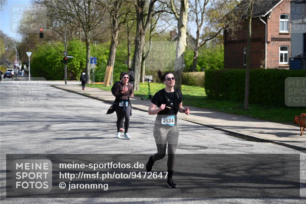 12.04.2026 - 45. Internationalen Wilhelmsburger Insellauf J. Mangold http://msf.ph/oto/9472647 12.04.2026 11:30:57 Ziel 2480, 3111, 2524, 2475, 2279, 3058 meine-sportfotos.de