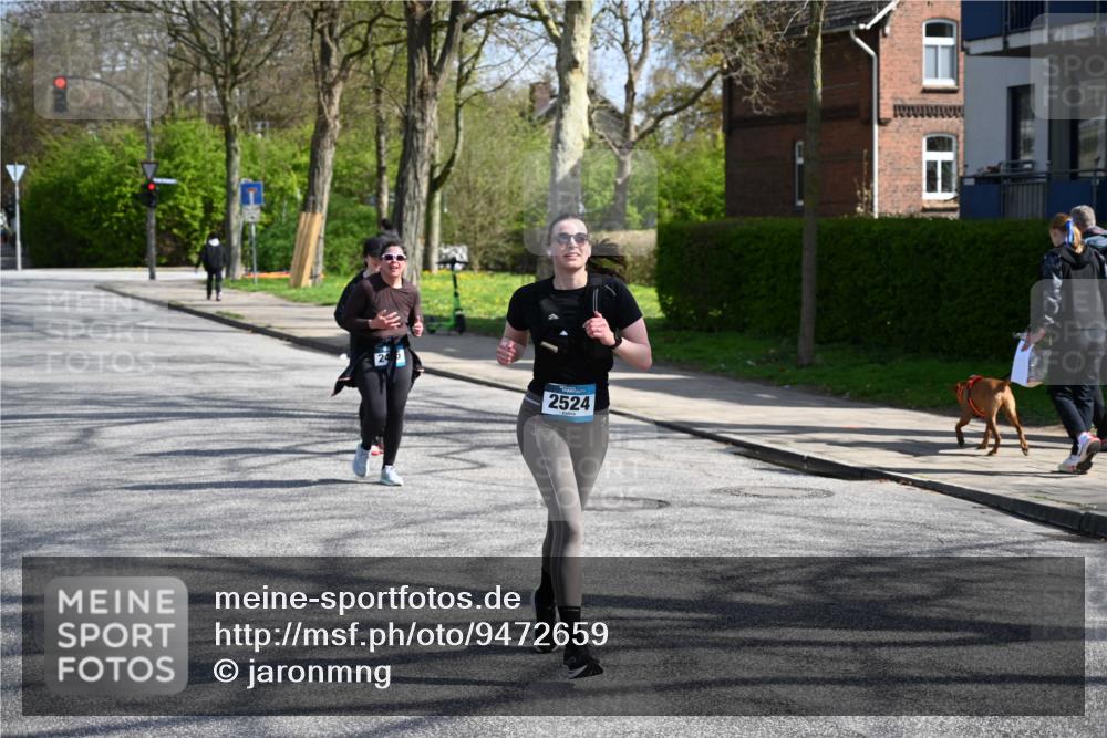 12.04.2026 - 45. Internationalen Wilhelmsburger Insellauf J. Mangold http://msf.ph/oto/9472659 12.04.2026 11:30:57 Ziel 2480, 3111, 2524, 2475, 2279, 3058 meine-sportfotos.de