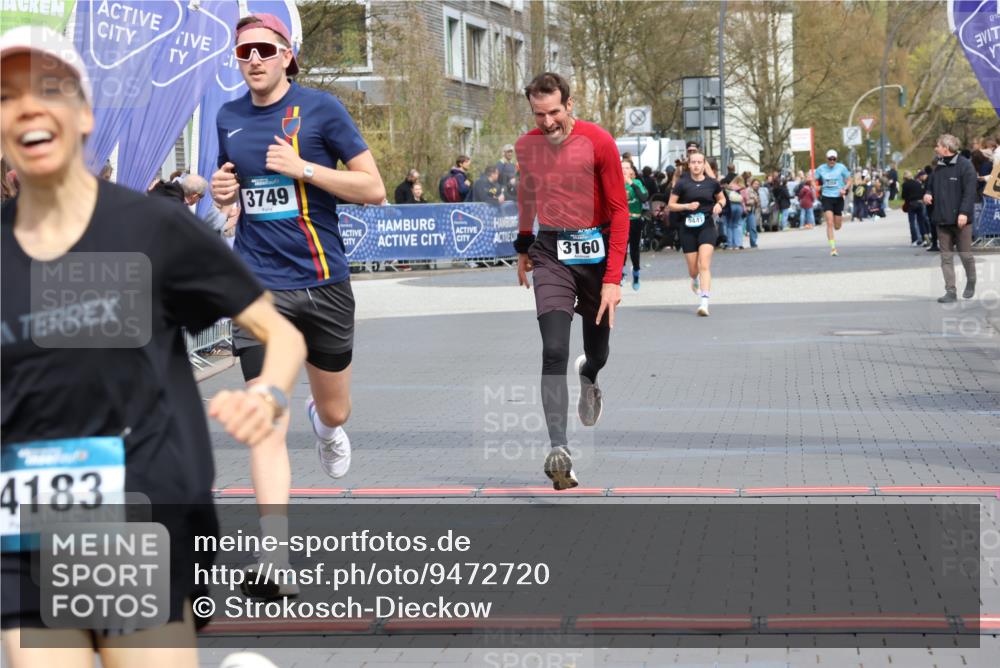 12.04.2026 - 45. Internationalen Wilhelmsburger Insellauf Strokosch-Dieckow http://msf.ph/oto/9472720 12.04.2026 12:53:38 Ziel 4183, 3749, 3160 meine-sportfotos.de