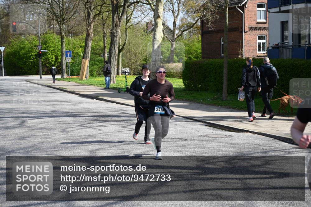 12.04.2026 - 45. Internationalen Wilhelmsburger Insellauf J. Mangold http://msf.ph/oto/9472733 12.04.2026 11:30:59 Ziel 3111, 2524, 2475, 2279, 3058 meine-sportfotos.de