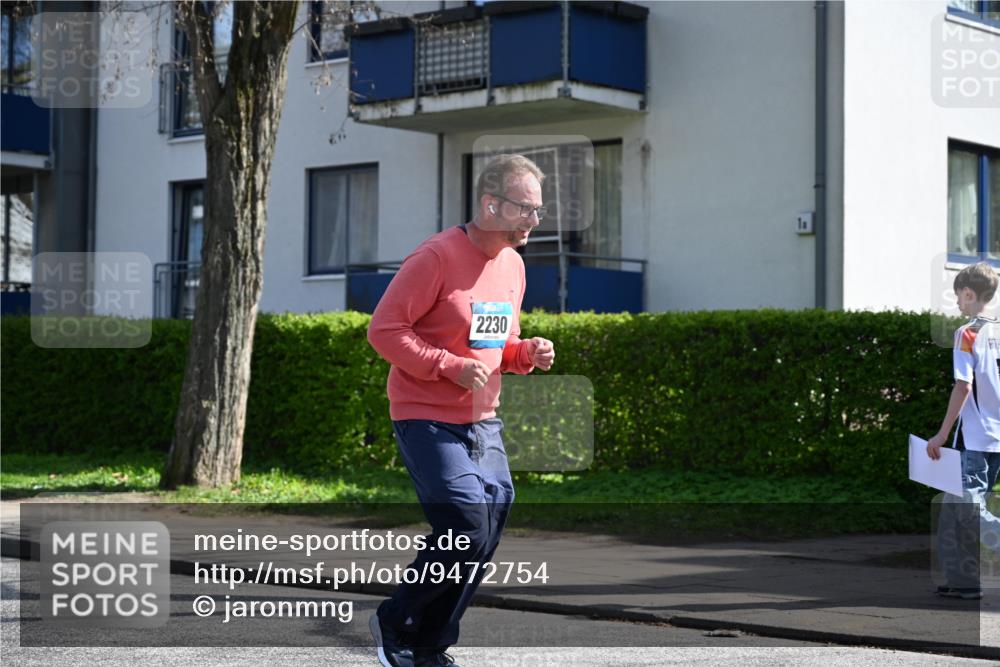 12.04.2026 - 45. Internationalen Wilhelmsburger Insellauf J. Mangold http://msf.ph/oto/9472754 12.04.2026 11:32:50 Ziel 2244, 2245, 3474, 4509, 3474, 4509, 2230, 2233 meine-sportfotos.de