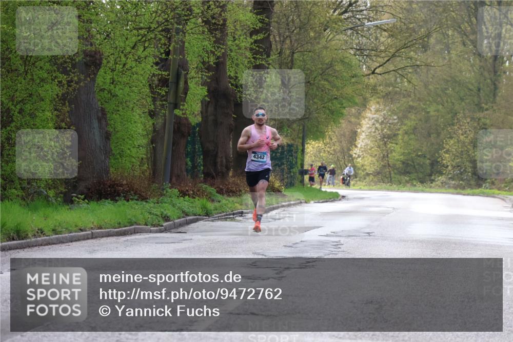 12.04.2026 - 45. Internationalen Wilhelmsburger Insellauf Yannick Fuchs http://msf.ph/oto/9472762 12.04.2026 09:57:43 Laufen 4342 meine-sportfotos.de
