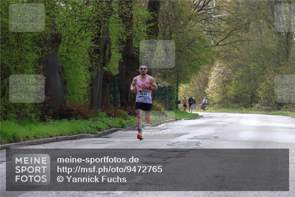 12.04.2026 - 45. Internationalen Wilhelmsburger Insellauf Yannick Fuchs http://msf.ph/oto/9472765 12.04.2026 09:57:43 Laufen 4342 meine-sportfotos.de