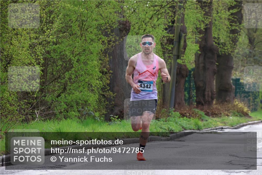 12.04.2026 - 45. Internationalen Wilhelmsburger Insellauf Yannick Fuchs http://msf.ph/oto/9472785 12.04.2026 09:57:46 Laufen 4342 meine-sportfotos.de