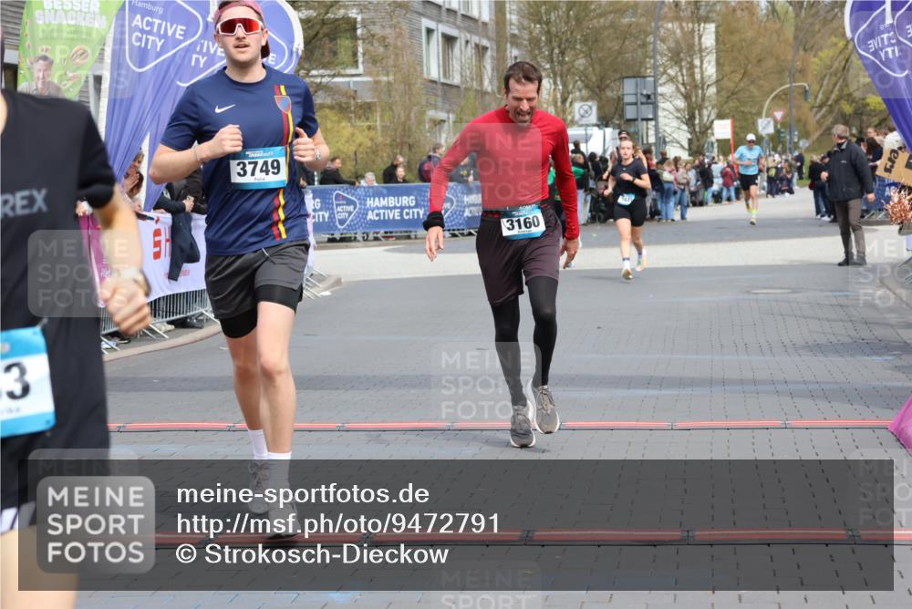 12.04.2026 - 45. Internationalen Wilhelmsburger Insellauf Strokosch-Dieckow http://msf.ph/oto/9472791 12.04.2026 12:53:38 Ziel 4183, 3749, 3160 meine-sportfotos.de