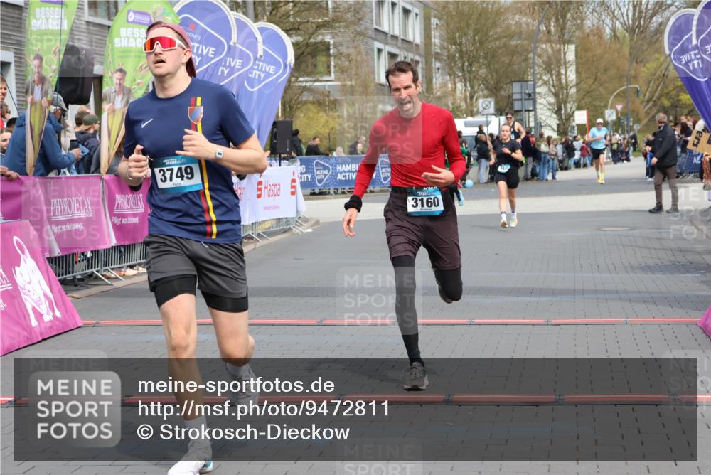 12.04.2026 - 45. Internationalen Wilhelmsburger Insellauf Strokosch-Dieckow http://msf.ph/oto/9472811 12.04.2026 12:53:38 Ziel 4183, 3749, 3160 meine-sportfotos.de
