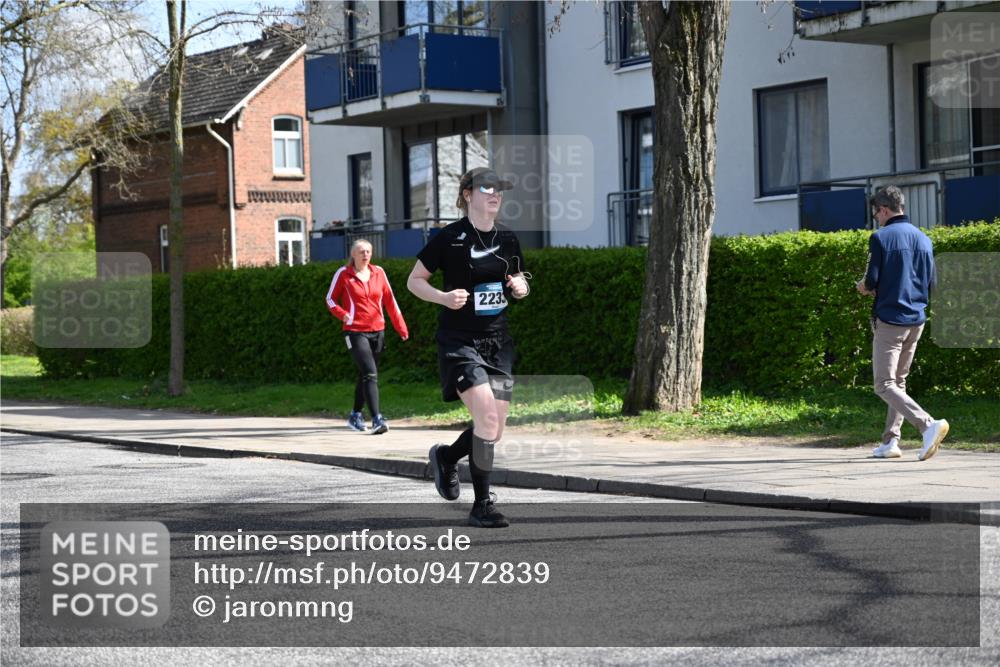 12.04.2026 - 45. Internationalen Wilhelmsburger Insellauf J. Mangold http://msf.ph/oto/9472839 12.04.2026 11:33:12 Ziel 3474, 4509, 2230, 2233, 4939 meine-sportfotos.de