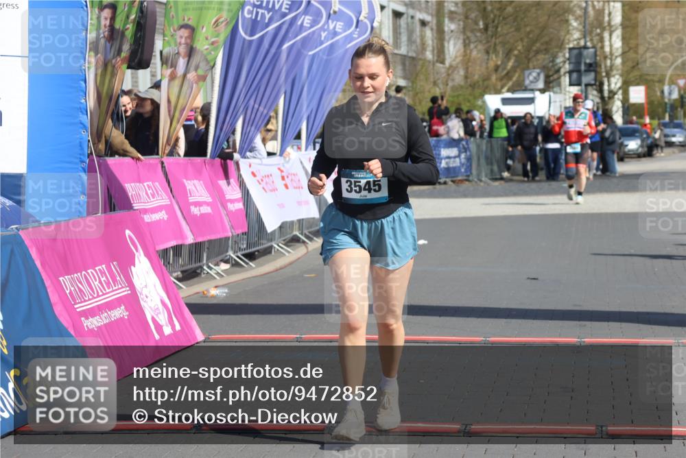 12.04.2026 - 45. Internationalen Wilhelmsburger Insellauf Strokosch-Dieckow http://msf.ph/oto/9472852 12.04.2026 11:29:59 Ziel 3545 meine-sportfotos.de