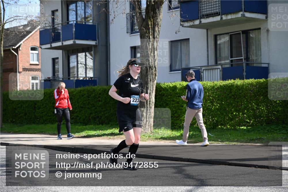 12.04.2026 - 45. Internationalen Wilhelmsburger Insellauf J. Mangold http://msf.ph/oto/9472855 12.04.2026 11:33:12 Ziel 3474, 4509, 2230, 2233, 4939 meine-sportfotos.de