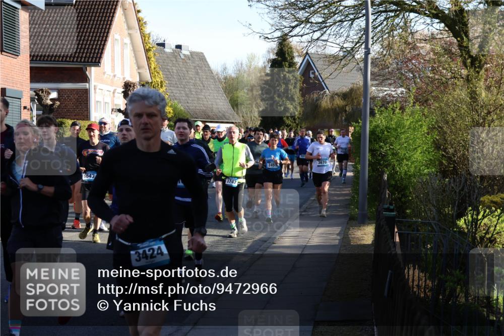 12.04.2026 - 45. Internationalen Wilhelmsburger Insellauf Yannick Fuchs http://msf.ph/oto/9472966 12.04.2026 08:58:03 Laufen 5643, 3424, 3747, 245, 3670 meine-sportfotos.de