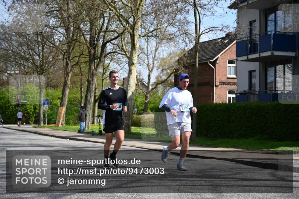 12.04.2026 - 45. Internationalen Wilhelmsburger Insellauf J. Mangold http://msf.ph/oto/9473003 12.04.2026 11:34:45 Ziel 3371, 2703, 4788 meine-sportfotos.de