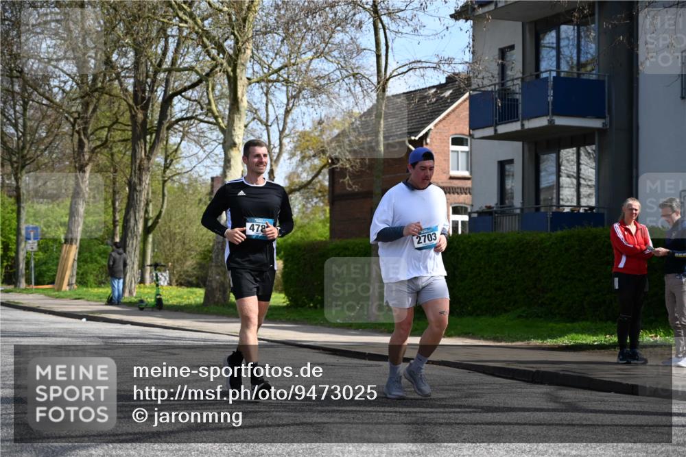 12.04.2026 - 45. Internationalen Wilhelmsburger Insellauf J. Mangold http://msf.ph/oto/9473025 12.04.2026 11:34:46 Ziel 3371, 2703, 4788 meine-sportfotos.de