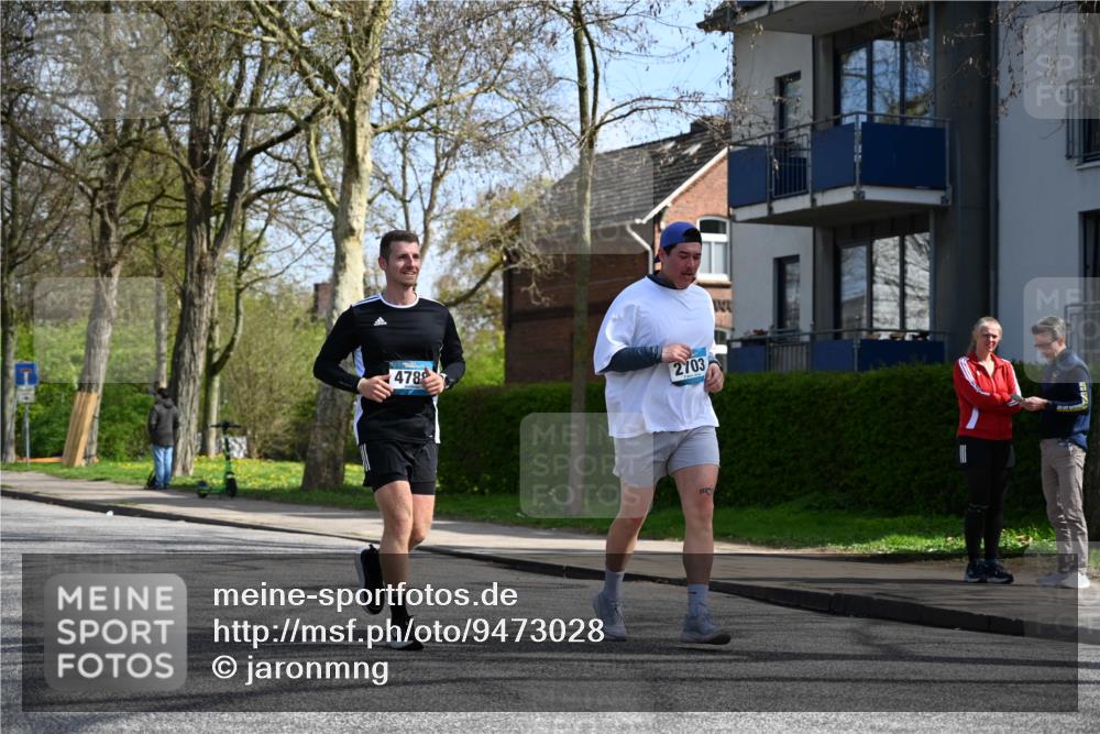 12.04.2026 - 45. Internationalen Wilhelmsburger Insellauf J. Mangold http://msf.ph/oto/9473028 12.04.2026 11:34:46 Ziel 3371, 2703, 4788 meine-sportfotos.de