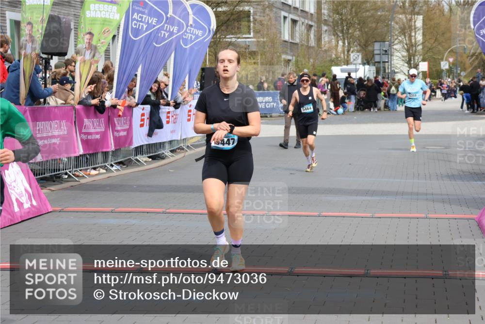 12.04.2026 - 45. Internationalen Wilhelmsburger Insellauf Strokosch-Dieckow http://msf.ph/oto/9473036 12.04.2026 12:53:44 Ziel 5628, 5447, 5464, 5358 meine-sportfotos.de