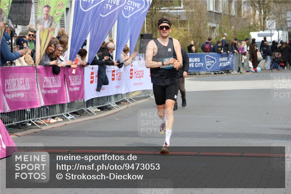 12.04.2026 - 45. Internationalen Wilhelmsburger Insellauf Strokosch-Dieckow http://msf.ph/oto/9473053 12.04.2026 12:53:46 Ziel 5628, 5447, 5464, 5358 meine-sportfotos.de