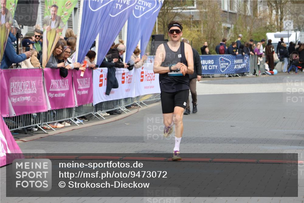 12.04.2026 - 45. Internationalen Wilhelmsburger Insellauf Strokosch-Dieckow http://msf.ph/oto/9473072 12.04.2026 12:53:47 Ziel 5628, 5447, 5464, 5358 meine-sportfotos.de