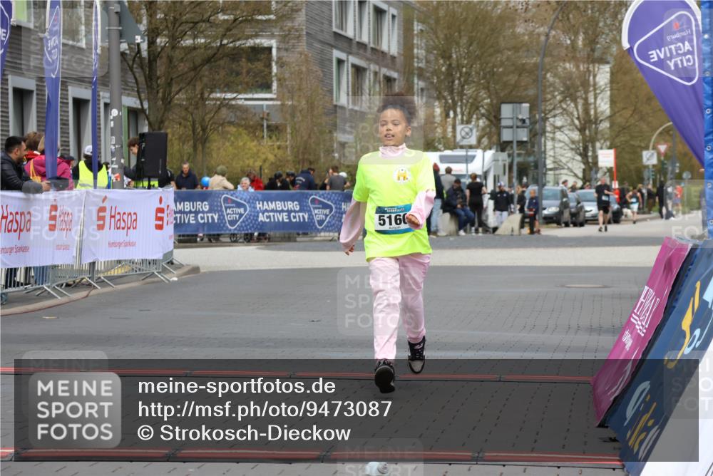 12.04.2026 - 45. Internationalen Wilhelmsburger Insellauf Strokosch-Dieckow http://msf.ph/oto/9473087 12.04.2026 13:35:00 Ziel 5166 meine-sportfotos.de