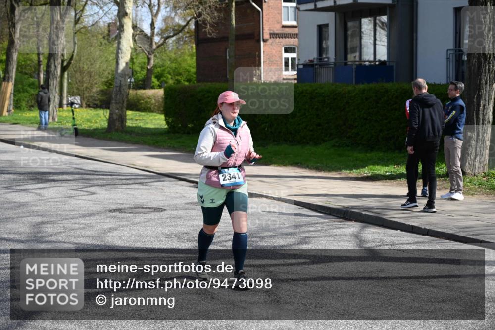 12.04.2026 - 45. Internationalen Wilhelmsburger Insellauf J. Mangold http://msf.ph/oto/9473098 12.04.2026 11:35:22 Ziel 2341 meine-sportfotos.de