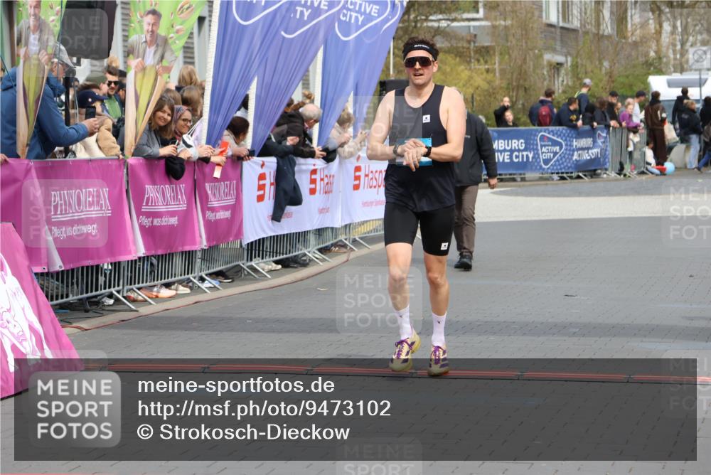 12.04.2026 - 45. Internationalen Wilhelmsburger Insellauf Strokosch-Dieckow http://msf.ph/oto/9473102 12.04.2026 12:53:47 Ziel 5628, 5447, 5464, 5358 meine-sportfotos.de