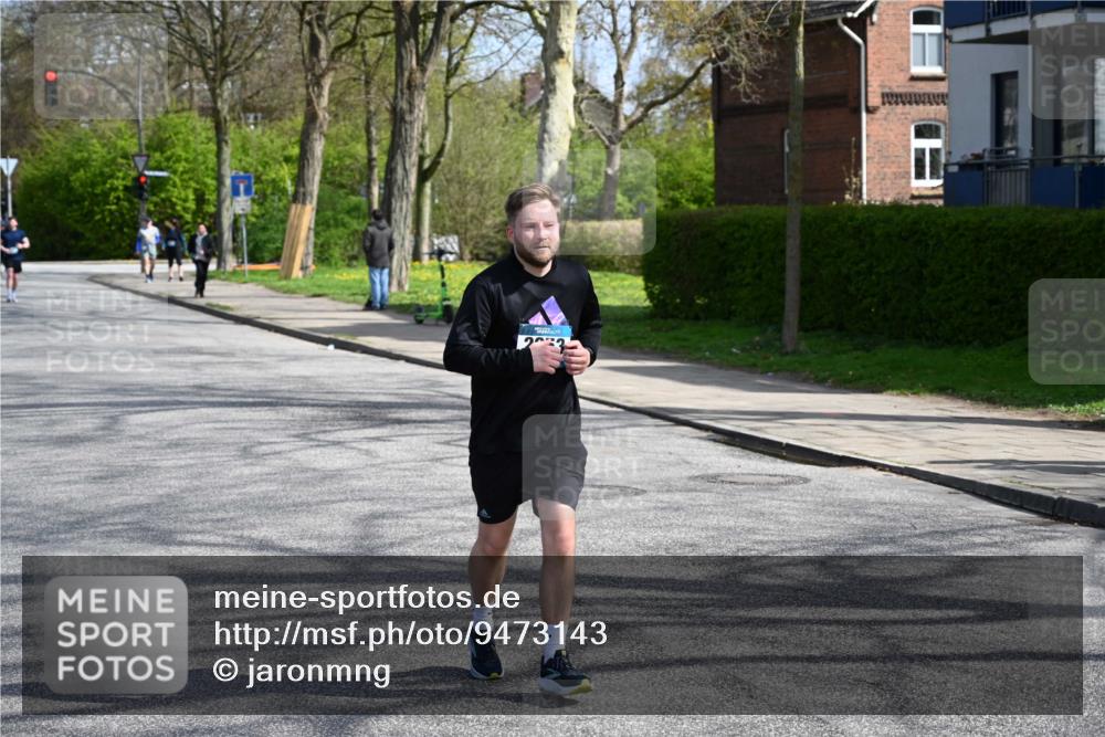12.04.2026 - 45. Internationalen Wilhelmsburger Insellauf J. Mangold http://msf.ph/oto/9473143 12.04.2026 11:36:05 Ziel 4174, 2653, 2428, 2427 meine-sportfotos.de
