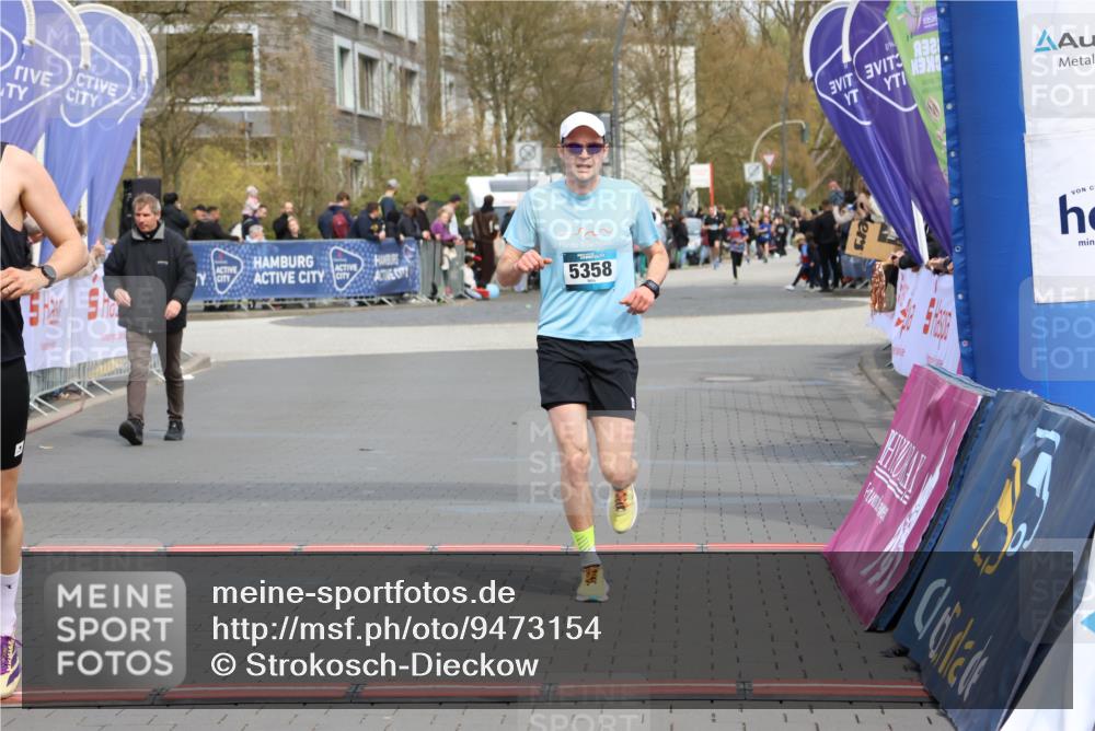 12.04.2026 - 45. Internationalen Wilhelmsburger Insellauf Strokosch-Dieckow http://msf.ph/oto/9473154 12.04.2026 12:53:48 Ziel 5464, 5358 meine-sportfotos.de