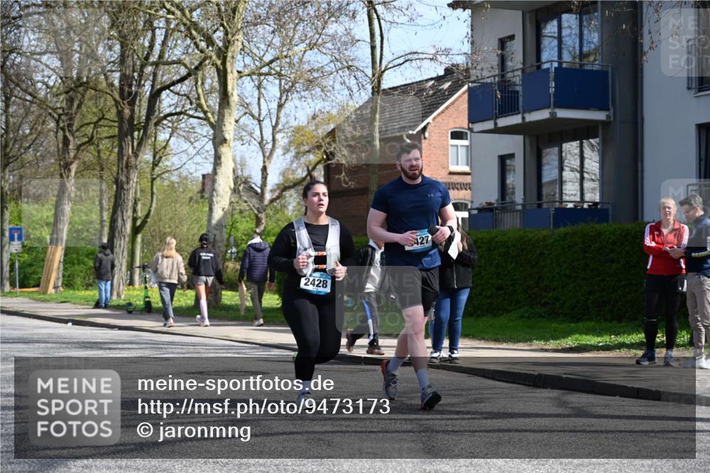 12.04.2026 - 45. Internationalen Wilhelmsburger Insellauf J. Mangold http://msf.ph/oto/9473173 12.04.2026 11:36:21 Ziel 4174, 2653, 2428, 2427 meine-sportfotos.de