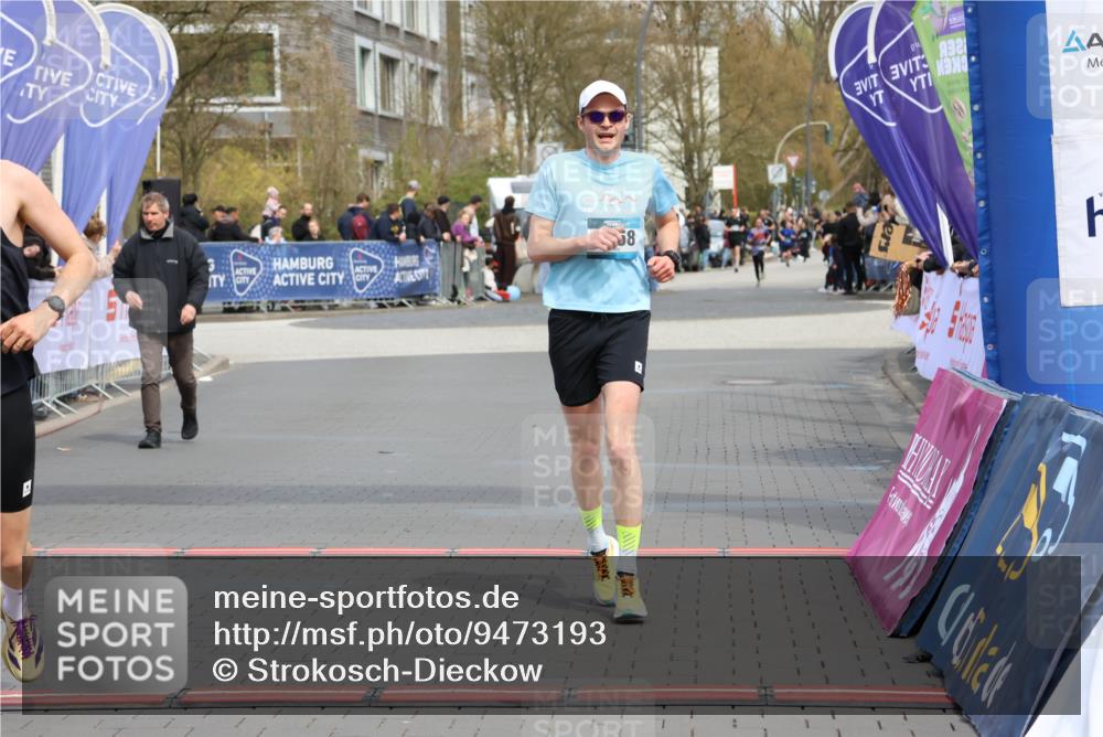 12.04.2026 - 45. Internationalen Wilhelmsburger Insellauf Strokosch-Dieckow http://msf.ph/oto/9473193 12.04.2026 12:53:48 Ziel 5464, 5358 meine-sportfotos.de