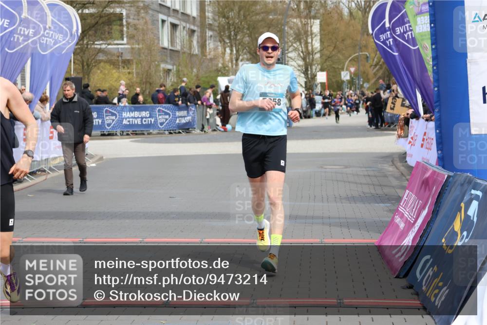 12.04.2026 - 45. Internationalen Wilhelmsburger Insellauf Strokosch-Dieckow http://msf.ph/oto/9473214 12.04.2026 12:53:48 Ziel 5464, 5358 meine-sportfotos.de