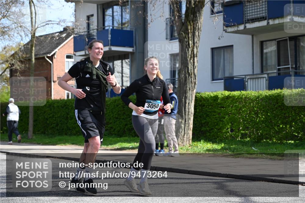 12.04.2026 - 45. Internationalen Wilhelmsburger Insellauf J. Mangold http://msf.ph/oto/9473264 12.04.2026 11:37:10 Ziel 3050, 3051 meine-sportfotos.de