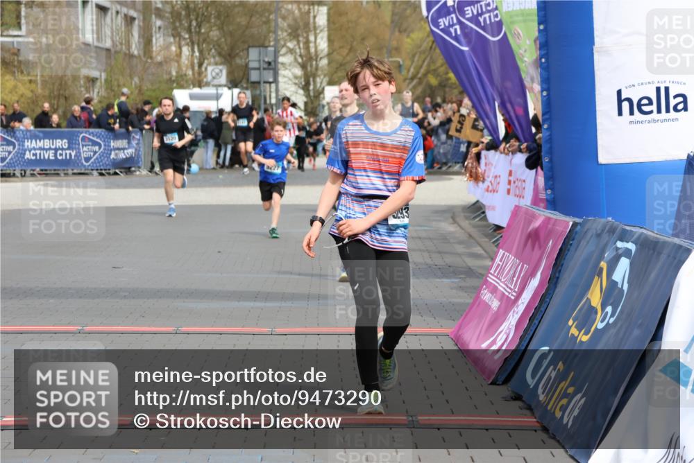 12.04.2026 - 45. Internationalen Wilhelmsburger Insellauf Strokosch-Dieckow http://msf.ph/oto/9473290 12.04.2026 12:54:05 Ziel 3293, 4317, 5227 meine-sportfotos.de