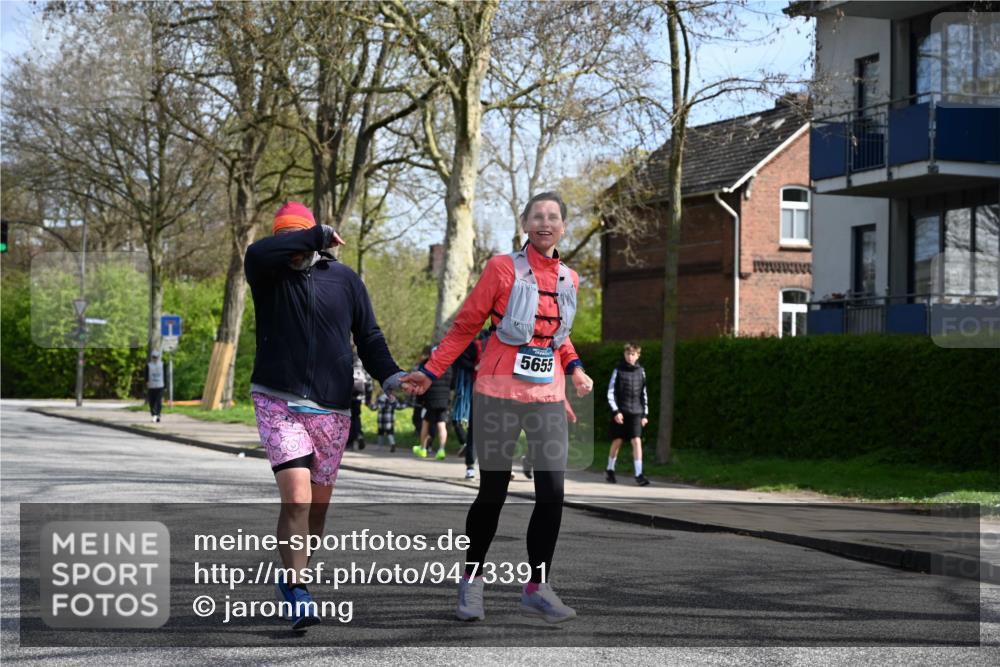12.04.2026 - 45. Internationalen Wilhelmsburger Insellauf J. Mangold http://msf.ph/oto/9473391 12.04.2026 11:38:02 Ziel 5948, 5655, 5656, 3354 meine-sportfotos.de