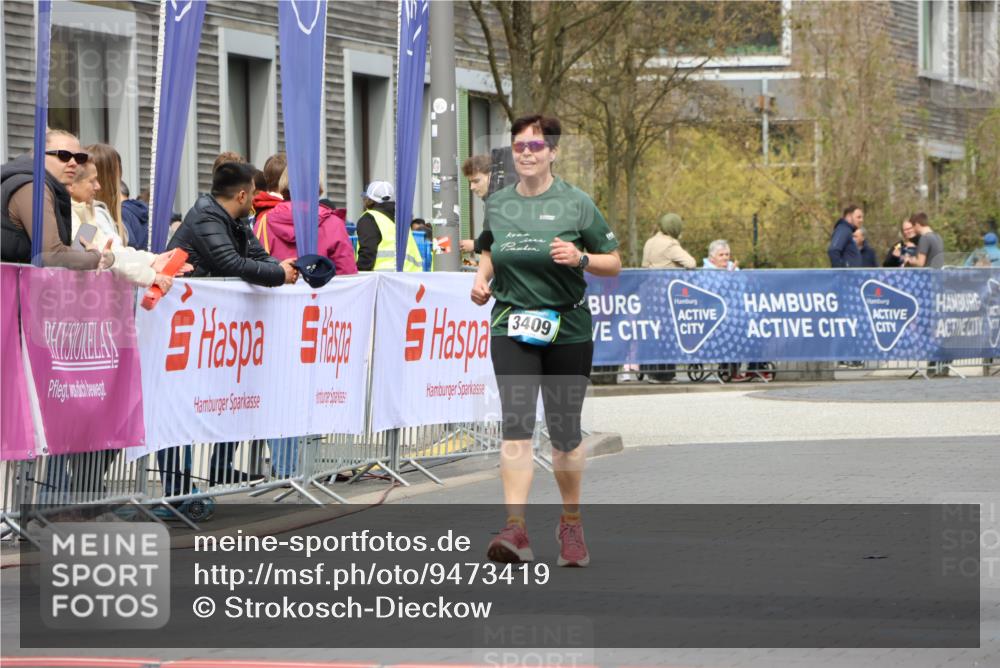 12.04.2026 - 45. Internationalen Wilhelmsburger Insellauf Strokosch-Dieckow http://msf.ph/oto/9473419 12.04.2026 13:34:44 Ziel 3409 meine-sportfotos.de