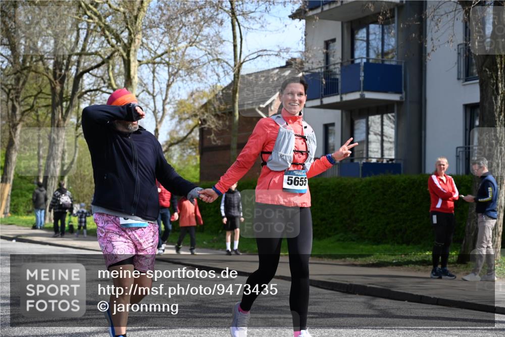 12.04.2026 - 45. Internationalen Wilhelmsburger Insellauf J. Mangold http://msf.ph/oto/9473435 12.04.2026 11:38:03 Ziel 5948, 5655, 5656, 3354 meine-sportfotos.de
