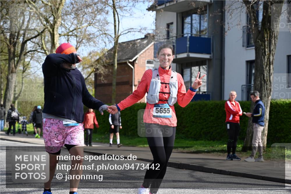 12.04.2026 - 45. Internationalen Wilhelmsburger Insellauf J. Mangold http://msf.ph/oto/9473442 12.04.2026 11:38:03 Ziel 5948, 5655, 5656, 3354 meine-sportfotos.de
