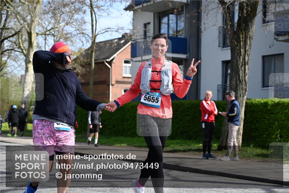 12.04.2026 - 45. Internationalen Wilhelmsburger Insellauf J. Mangold http://msf.ph/oto/9473449 12.04.2026 11:38:03 Ziel 5948, 5655, 5656, 3354 meine-sportfotos.de