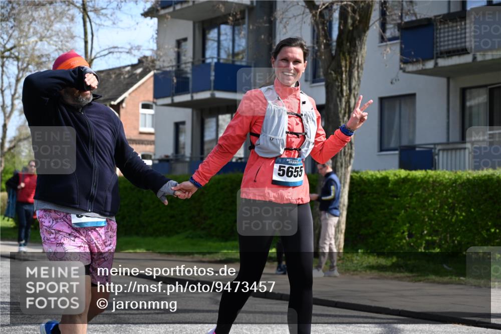 12.04.2026 - 45. Internationalen Wilhelmsburger Insellauf J. Mangold http://msf.ph/oto/9473457 12.04.2026 11:38:03 Ziel 5948, 5655, 5656, 3354 meine-sportfotos.de