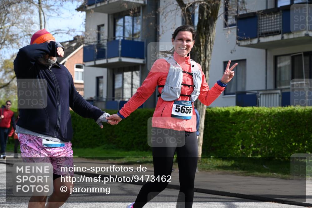 12.04.2026 - 45. Internationalen Wilhelmsburger Insellauf J. Mangold http://msf.ph/oto/9473462 12.04.2026 11:38:03 Ziel 5948, 5655, 5656, 3354 meine-sportfotos.de