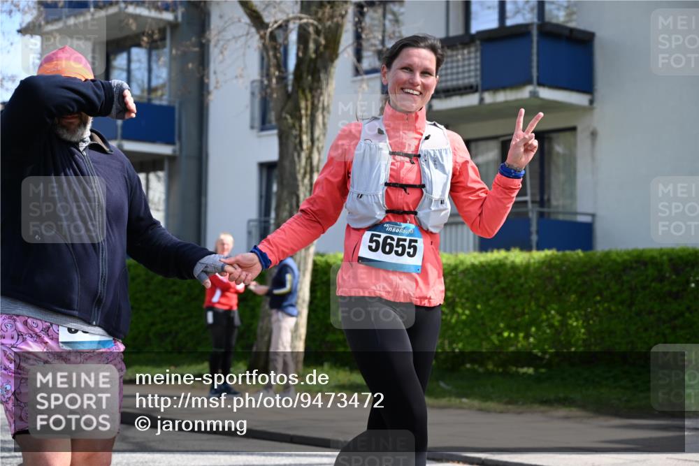 12.04.2026 - 45. Internationalen Wilhelmsburger Insellauf J. Mangold http://msf.ph/oto/9473472 12.04.2026 11:38:04 Ziel 5948, 5655, 5656, 3354, 2955 meine-sportfotos.de