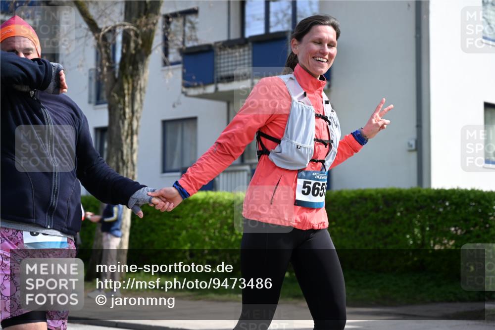 12.04.2026 - 45. Internationalen Wilhelmsburger Insellauf J. Mangold http://msf.ph/oto/9473486 12.04.2026 11:38:04 Ziel 5948, 5655, 5656, 3354, 2955 meine-sportfotos.de